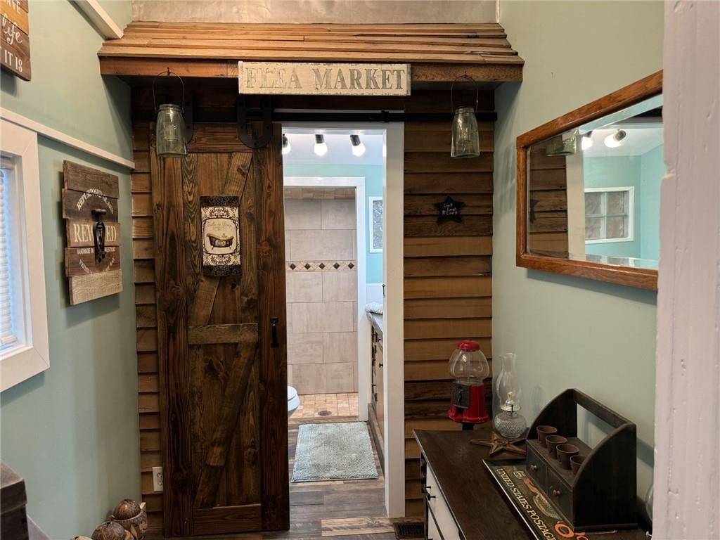 225 N Jeffreys Street — photo 13