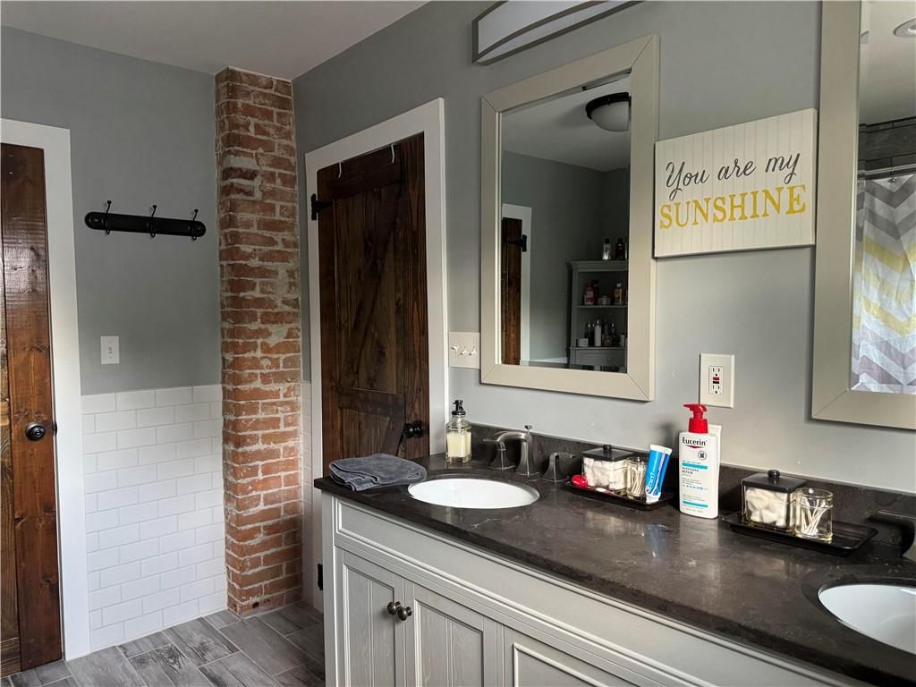 225 N Jeffreys Street — photo 24