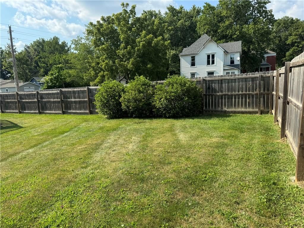 225 N Jeffreys Street — photo 35