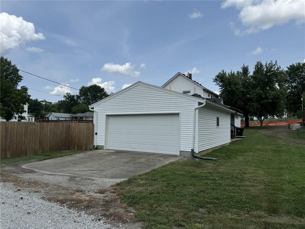 225 N Jeffreys Street — photo 38
