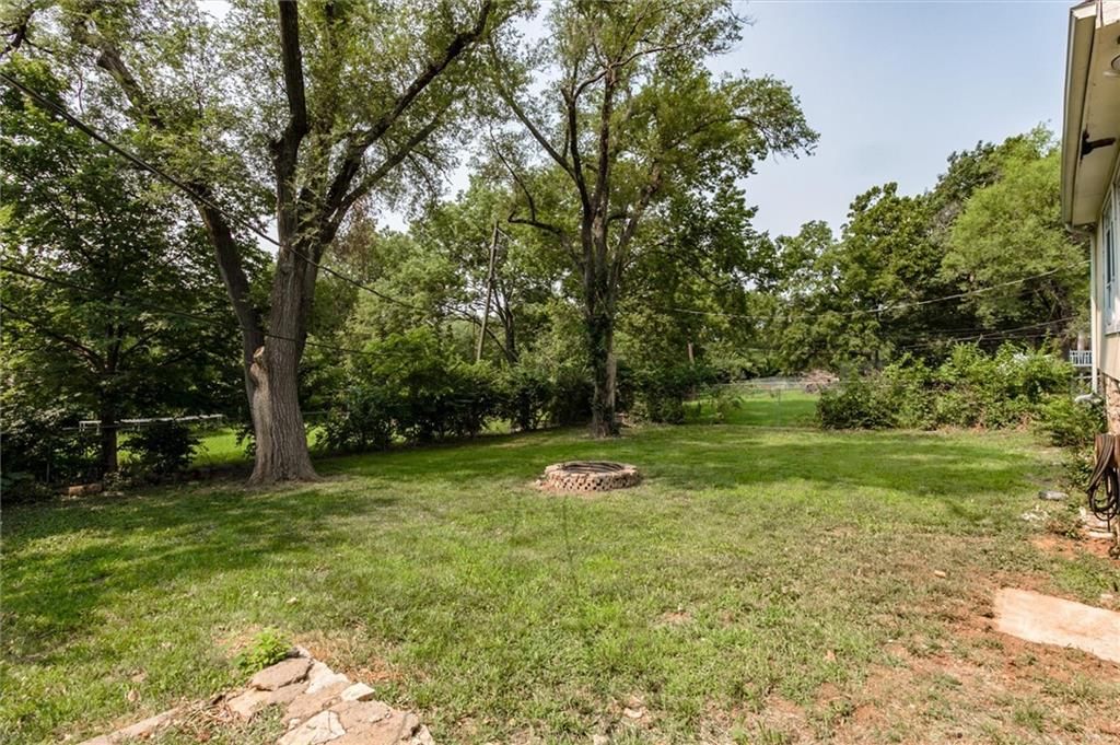 1009 Locust Street — photo 28