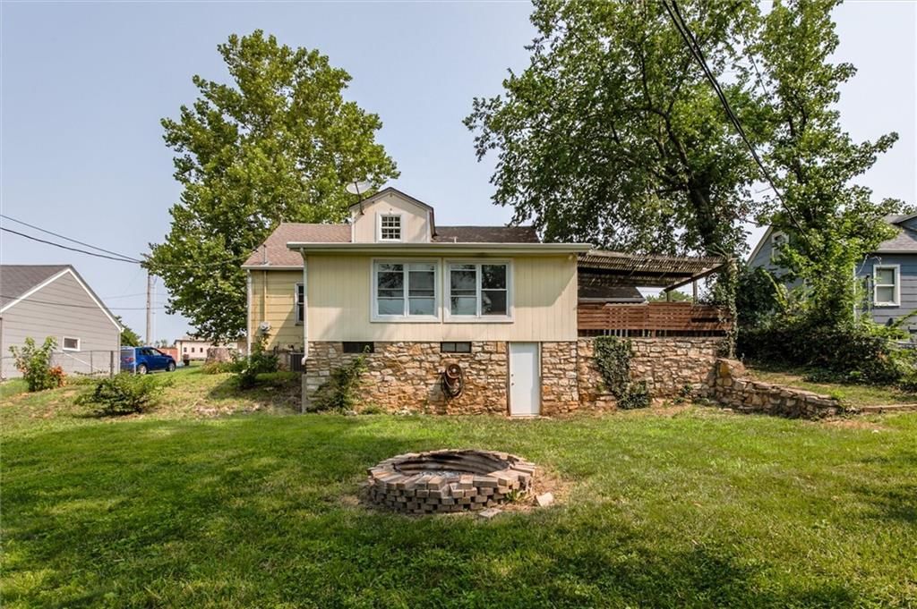 1009 Locust Street — photo 29