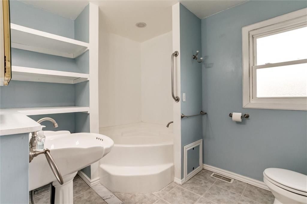 1009 Locust Street — photo 9
