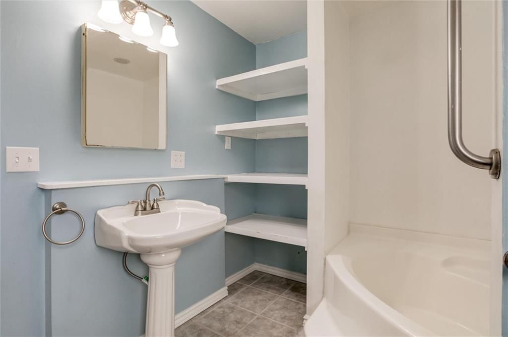1009 Locust Street — photo 10