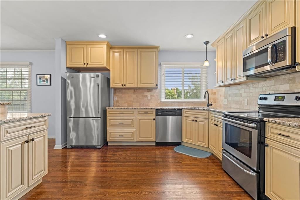 5632 W 63RD Terrace — photo 7
