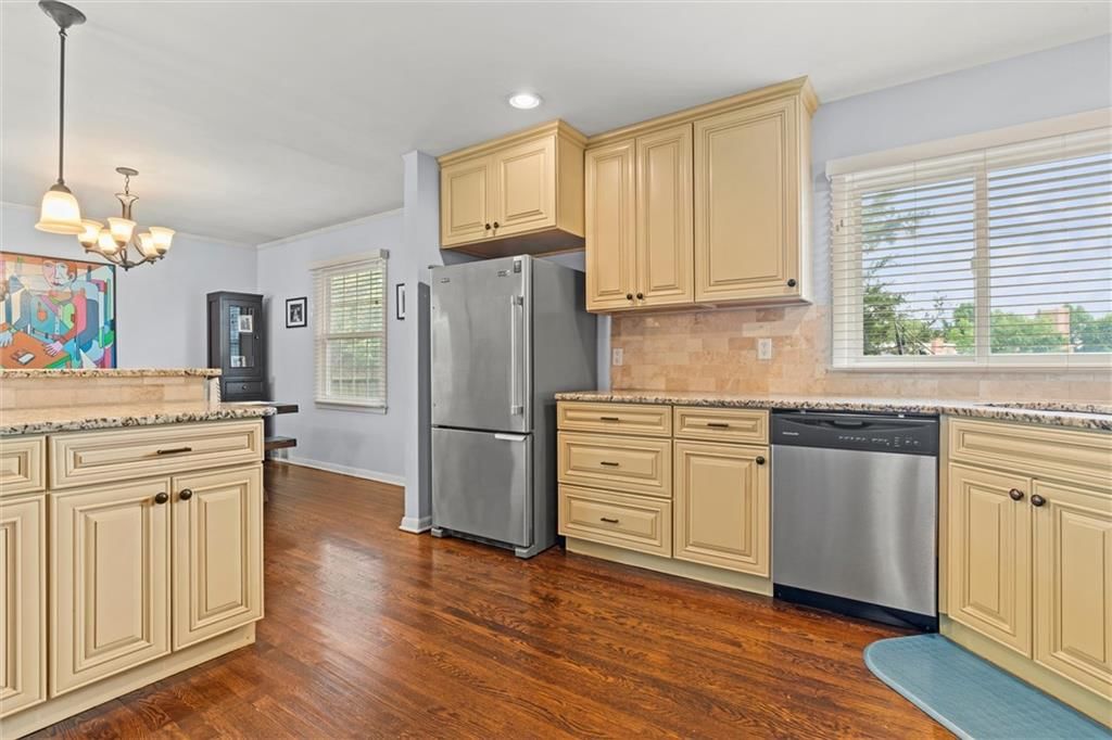 5632 W 63RD Terrace — photo 8