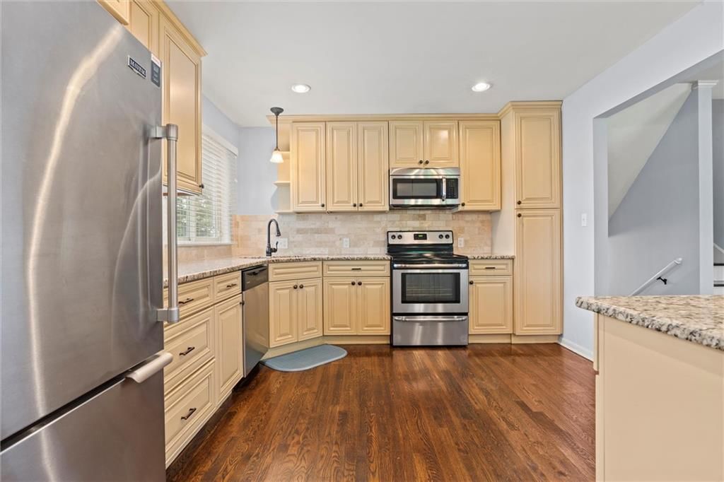 5632 W 63RD Terrace — photo 9