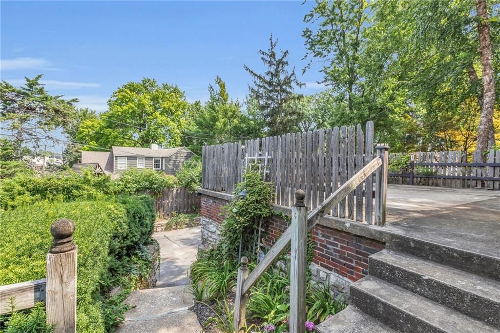 2216 W 50th Street — photo 39