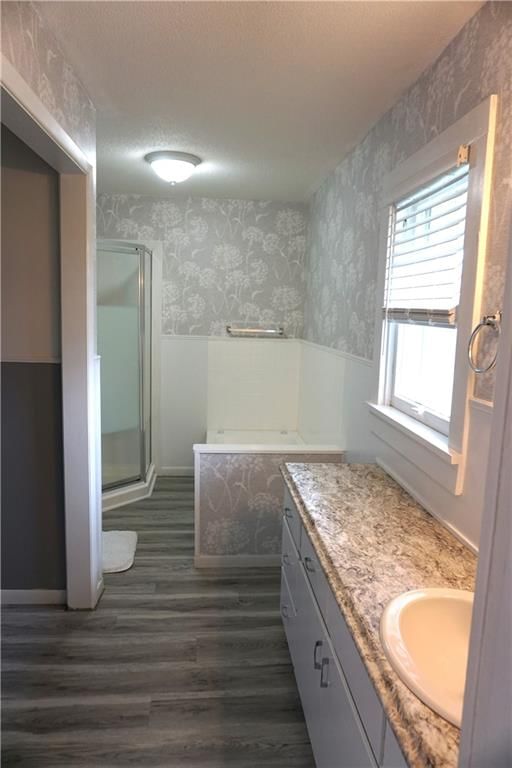 302 E 7th Street — photo 35