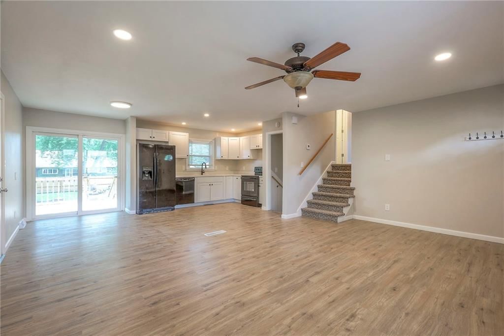 301 Manor Drive — photo 13