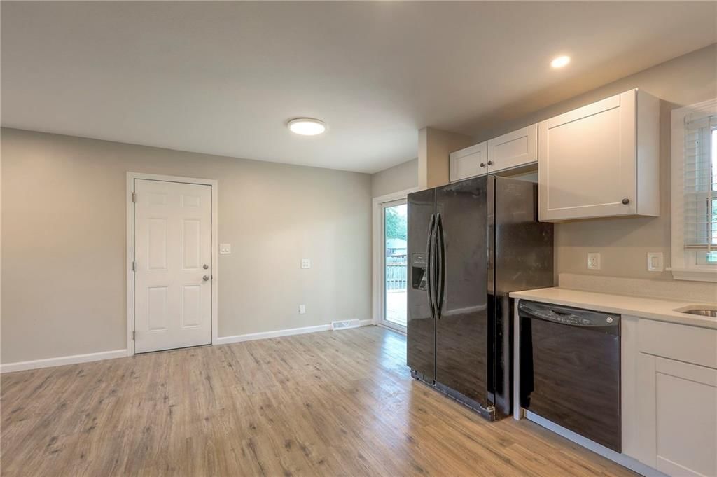 301 Manor Drive — photo 18