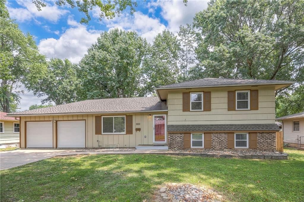 301 Manor Drive — photo 3