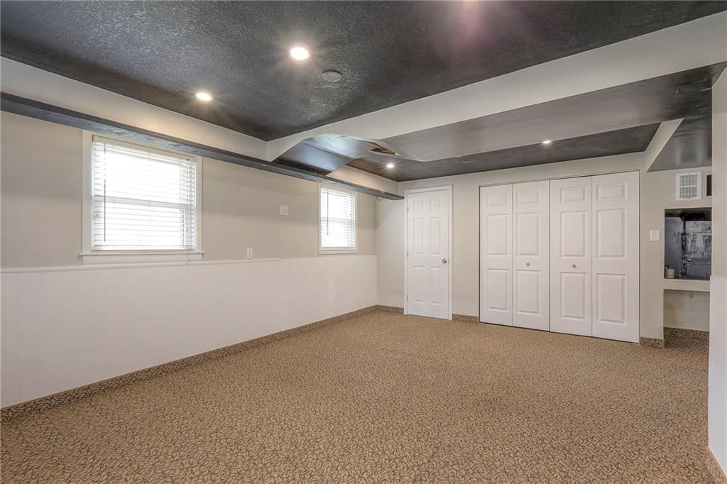 301 Manor Drive — photo 33