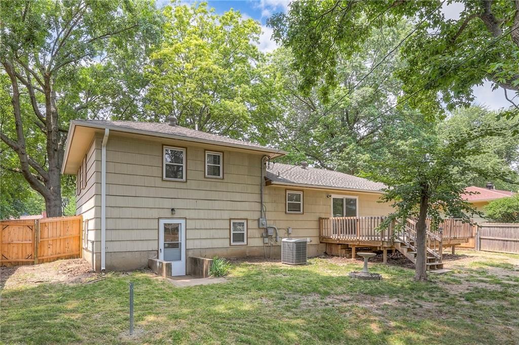 301 Manor Drive — photo 7