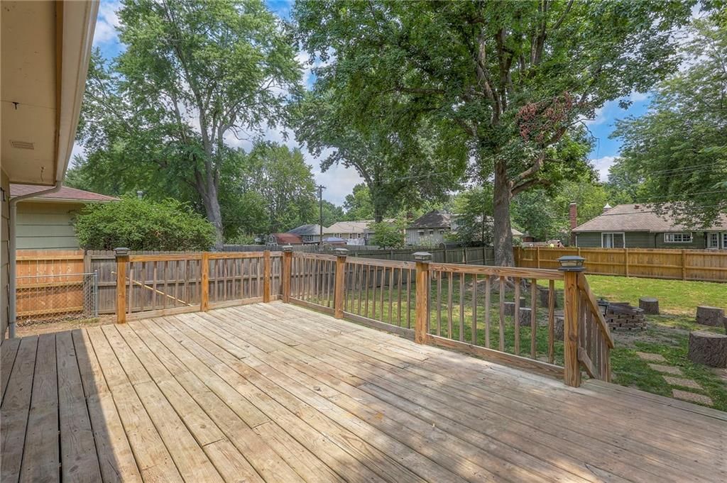 301 Manor Drive — photo 9