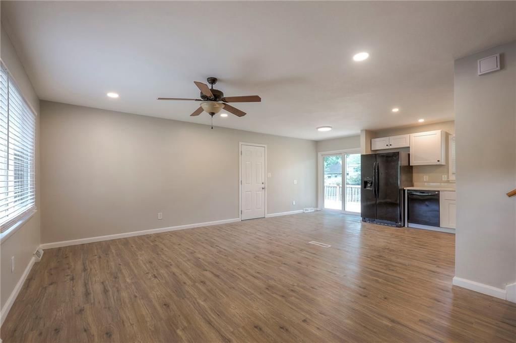 301 Manor Drive — photo 10