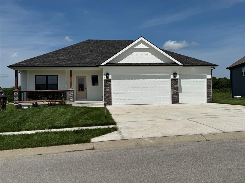 12870 N Champanel Way, Platte City, MO