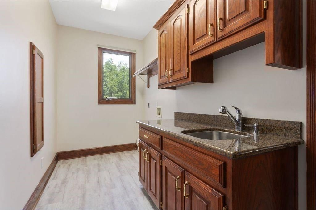 2000 Walden Drive — photo 16
