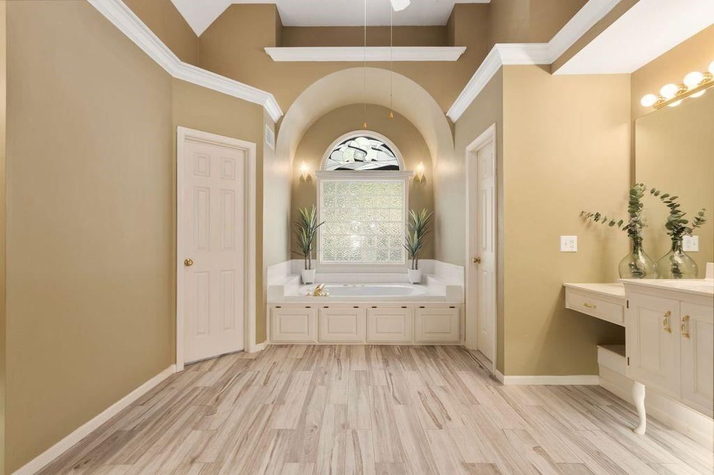 2000 Walden Drive — photo 22