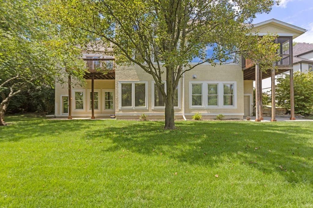 2000 Walden Drive — photo 50