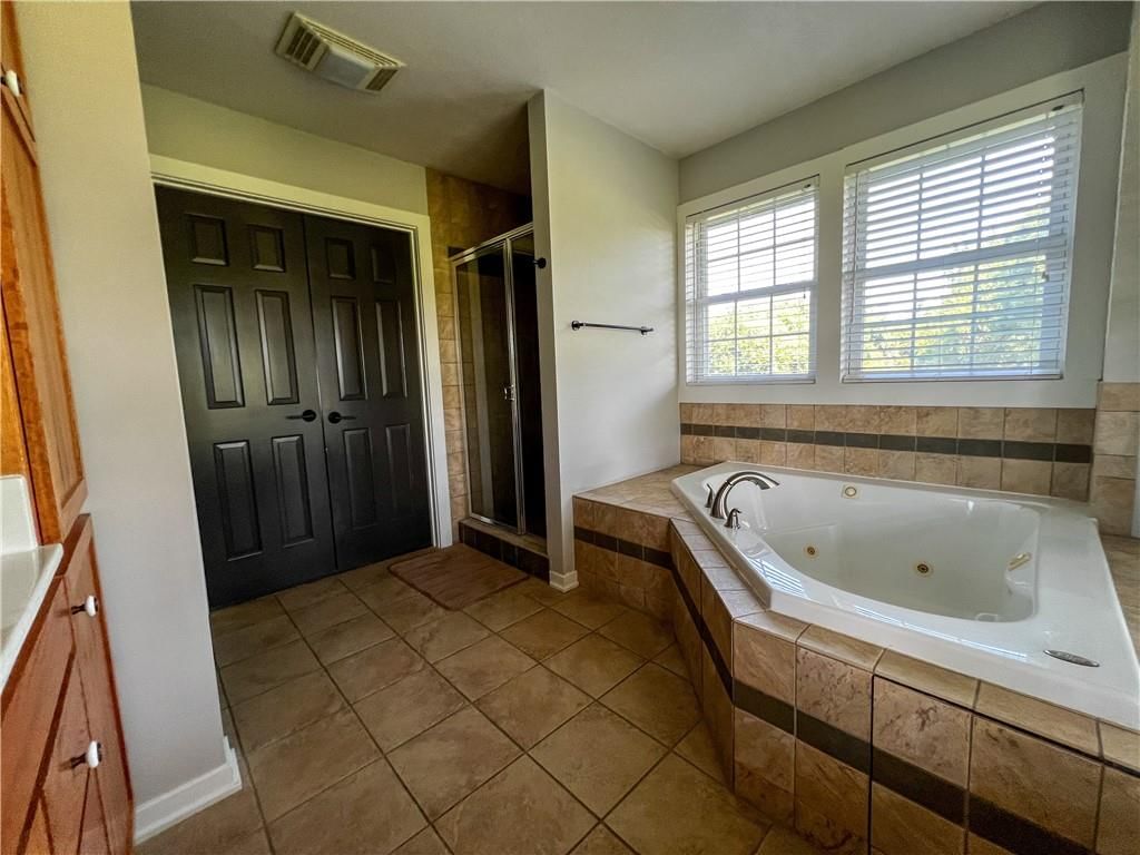 1138 S 138th Street — photo 18