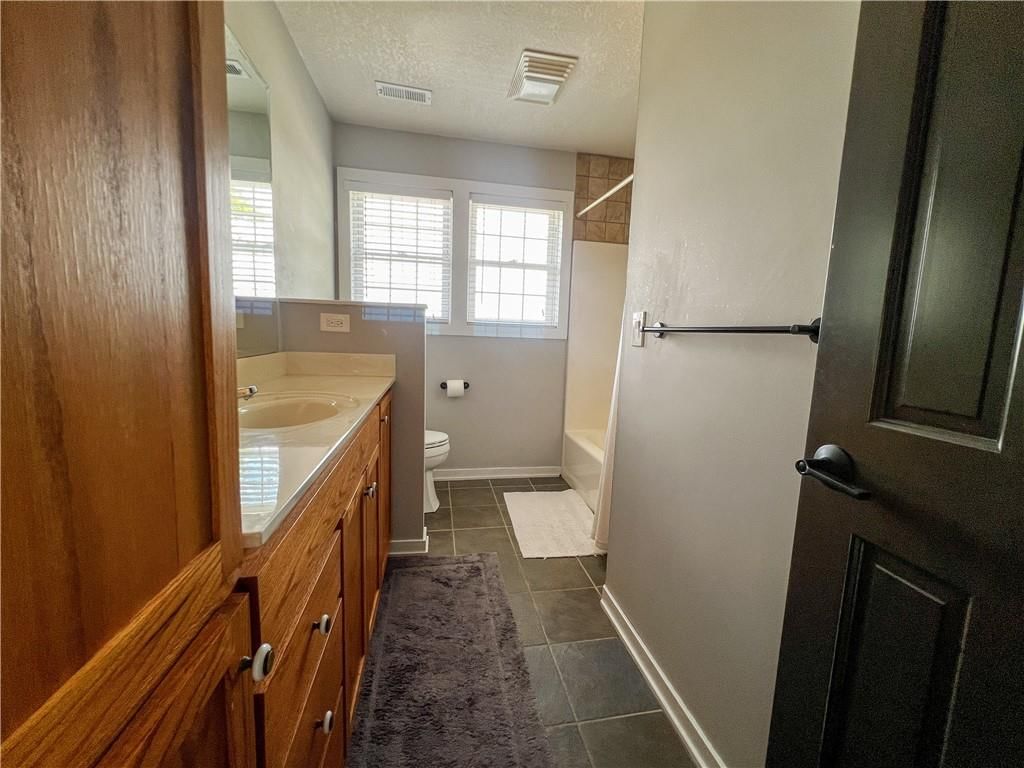 1138 S 138th Street — photo 19