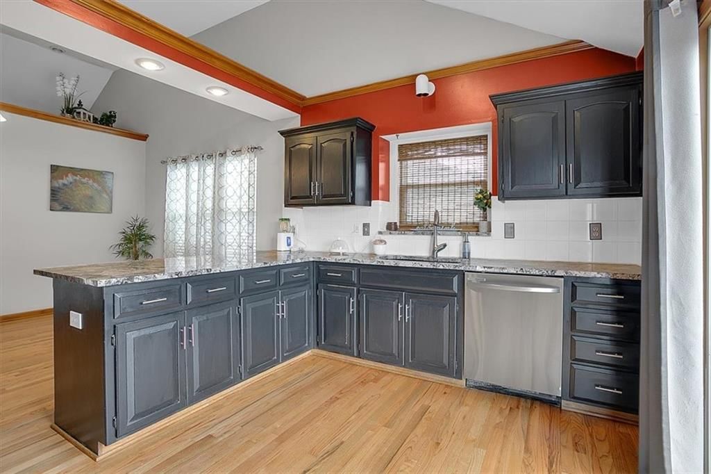 913 N Cherokee Street — photo 11