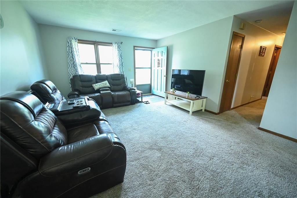 305 W Main Street — photo 14
