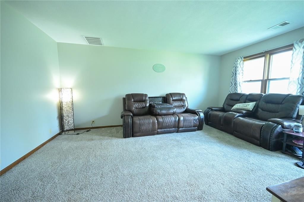305 W Main Street — photo 27