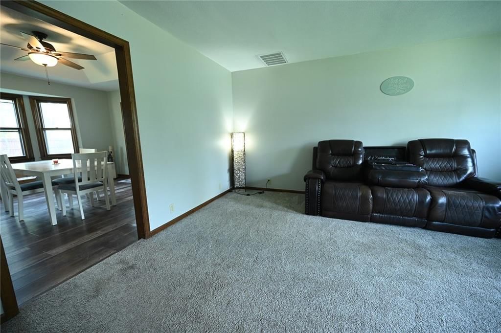 305 W Main Street — photo 31