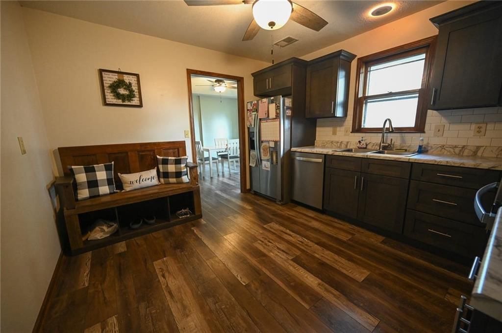 305 W Main Street — photo 8