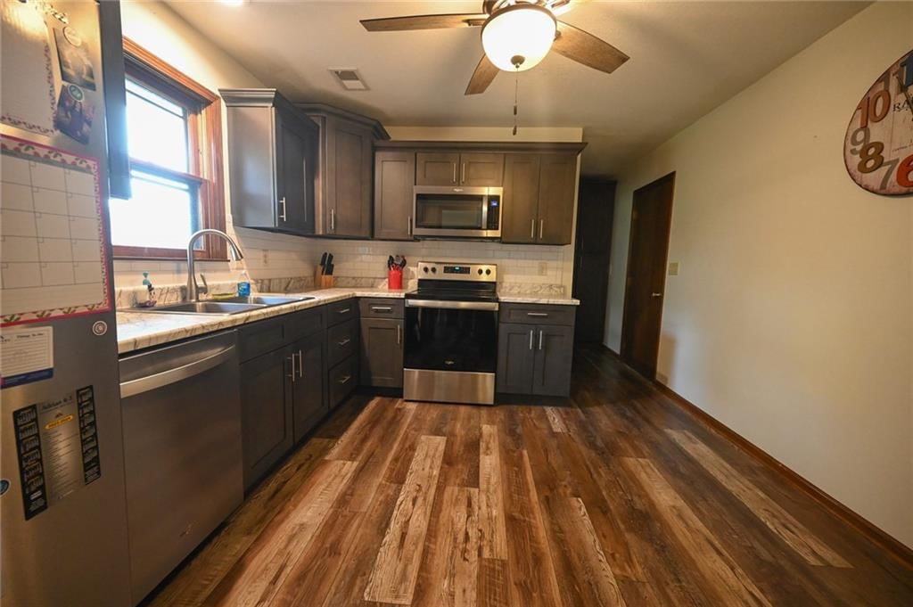 305 W Main Street — photo 9