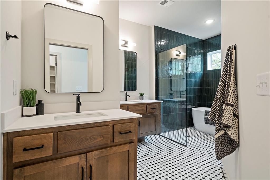 4332 Forest Avenue — photo 34