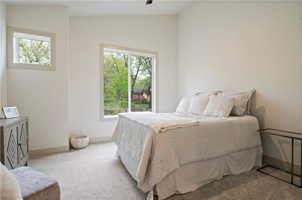 4332 Forest Avenue — photo 36