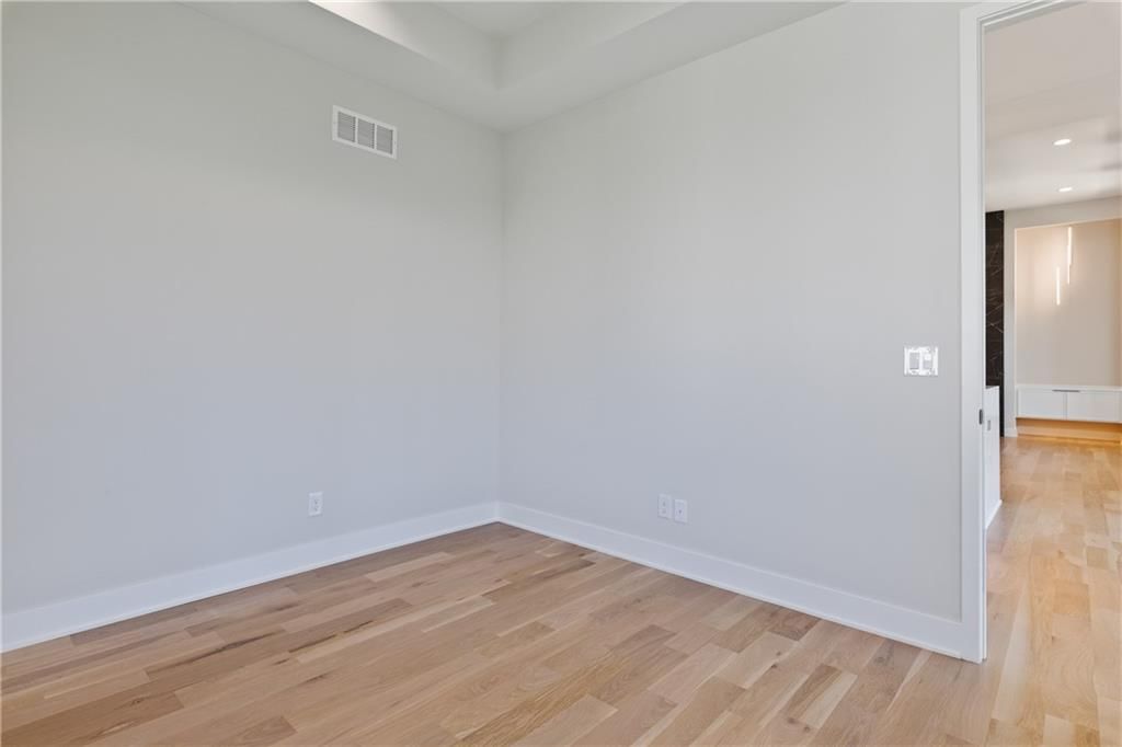 16921 Barton Street — photo 31