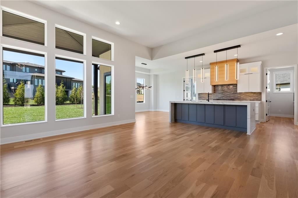 16921 Barton Street — photo 9