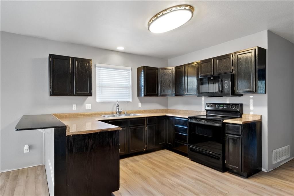 600 High Prairie Place — photo 14
