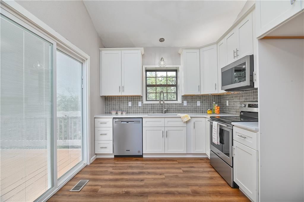 12362 W 107 Terrace — photo 8