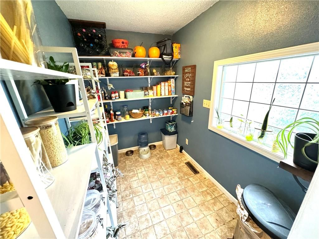 804 N Main Street — photo 11