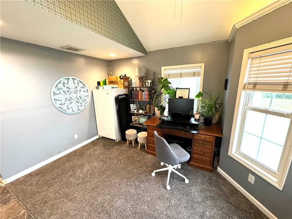 804 N Main Street — photo 23