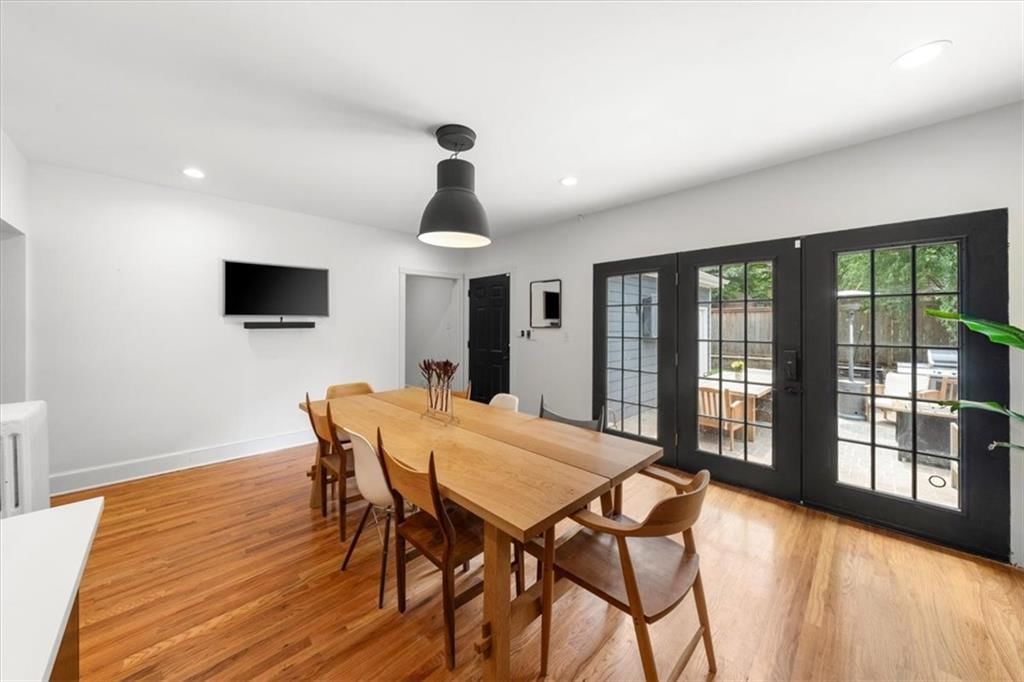 401 W 60th Terrace — photo 12