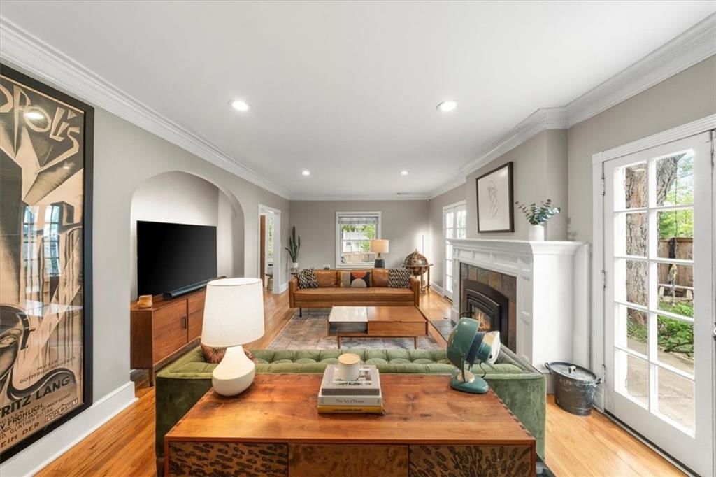 401 W 60th Terrace — photo 17