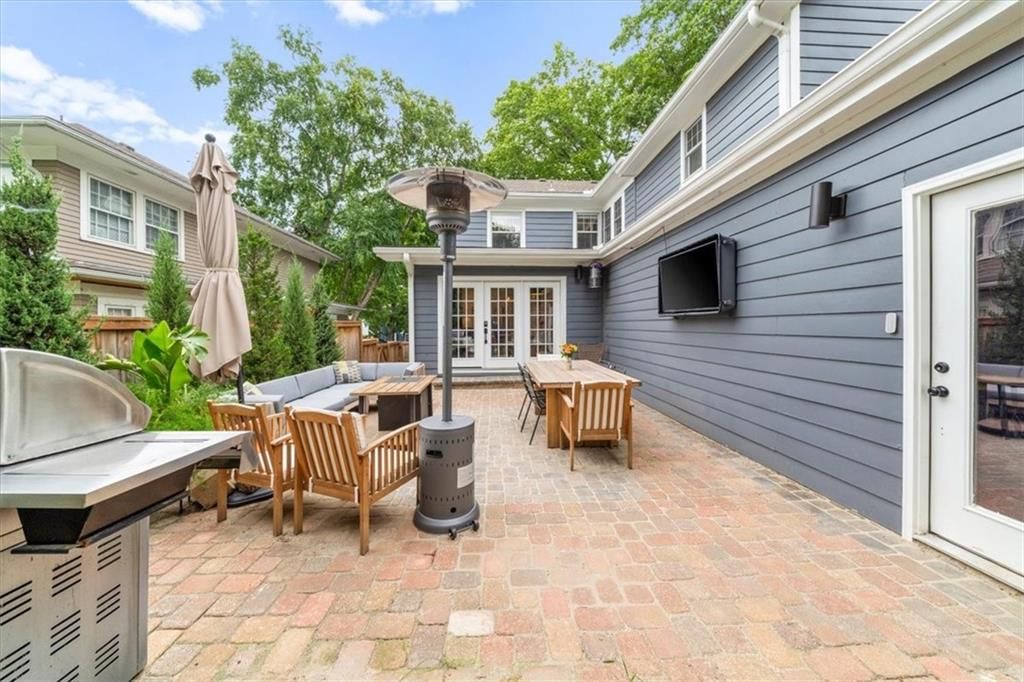 401 W 60th Terrace — photo 37