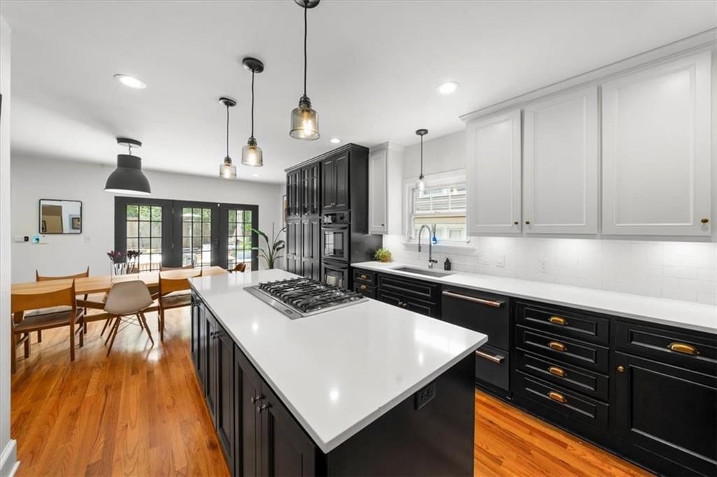 401 W 60th Terrace — photo 9