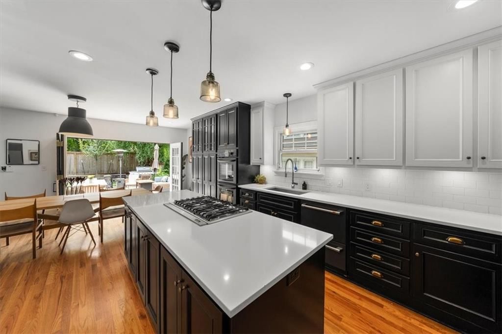 401 W 60th Terrace — photo 10