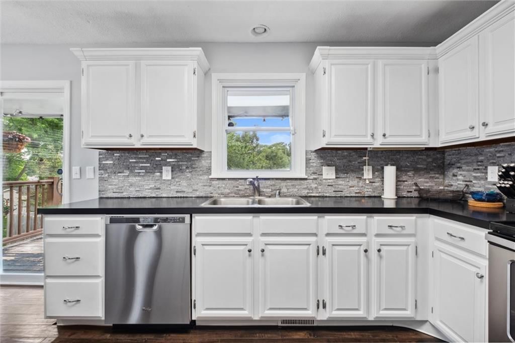 931 Chalk Hill Court — photo 9