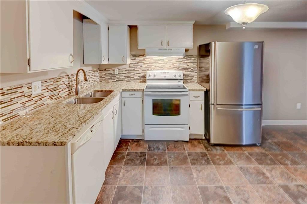 10707 E 49th Street — photo 36