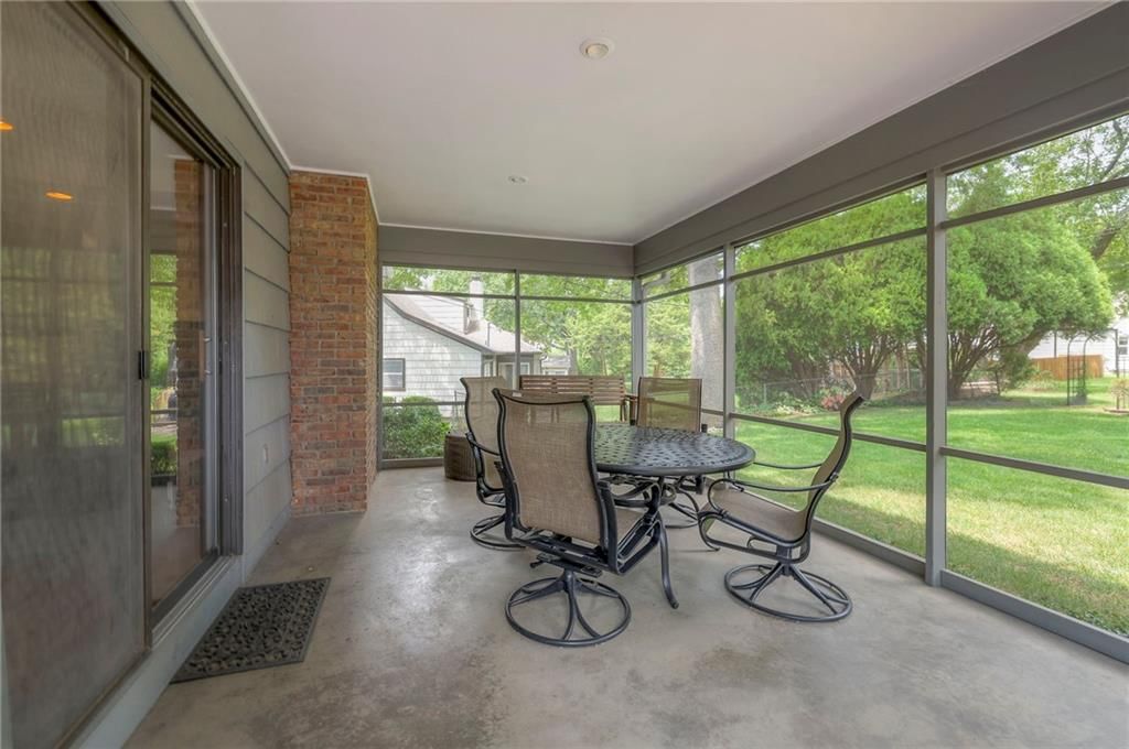 2700 W 50th Terrace — photo 32