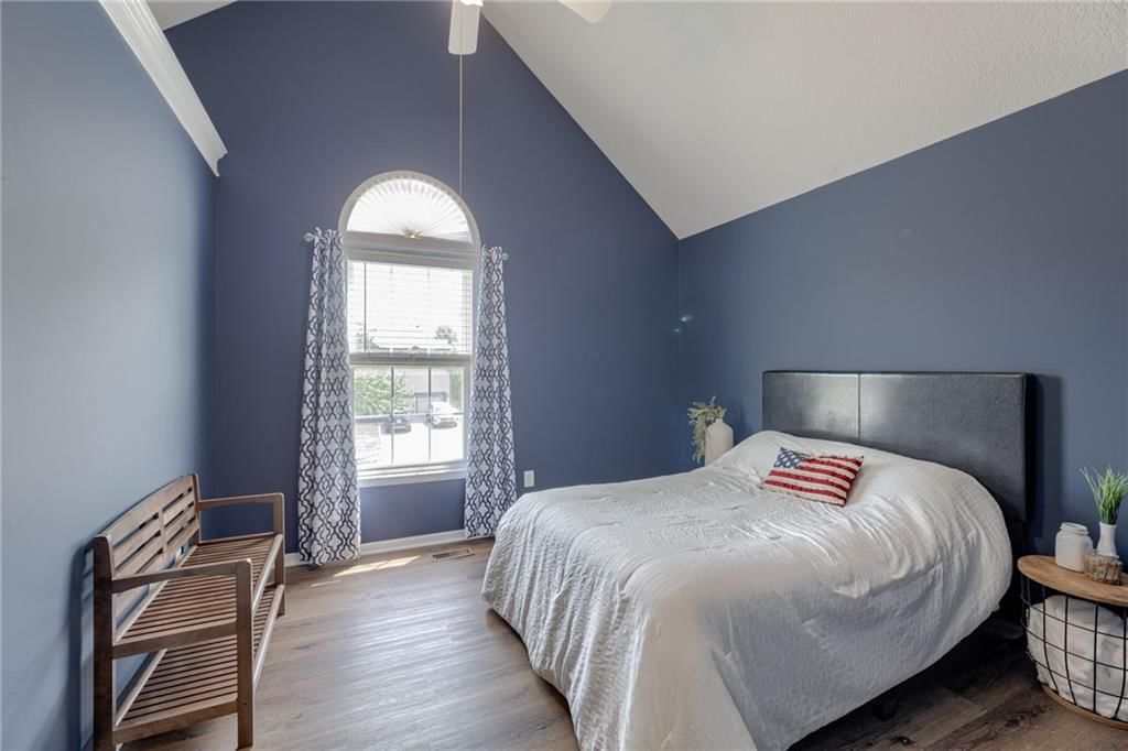 9006 N Hull Avenue — photo 32