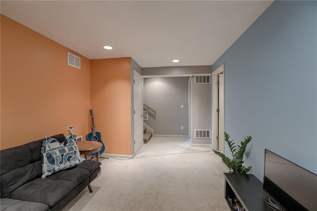 9006 N Hull Avenue — photo 42